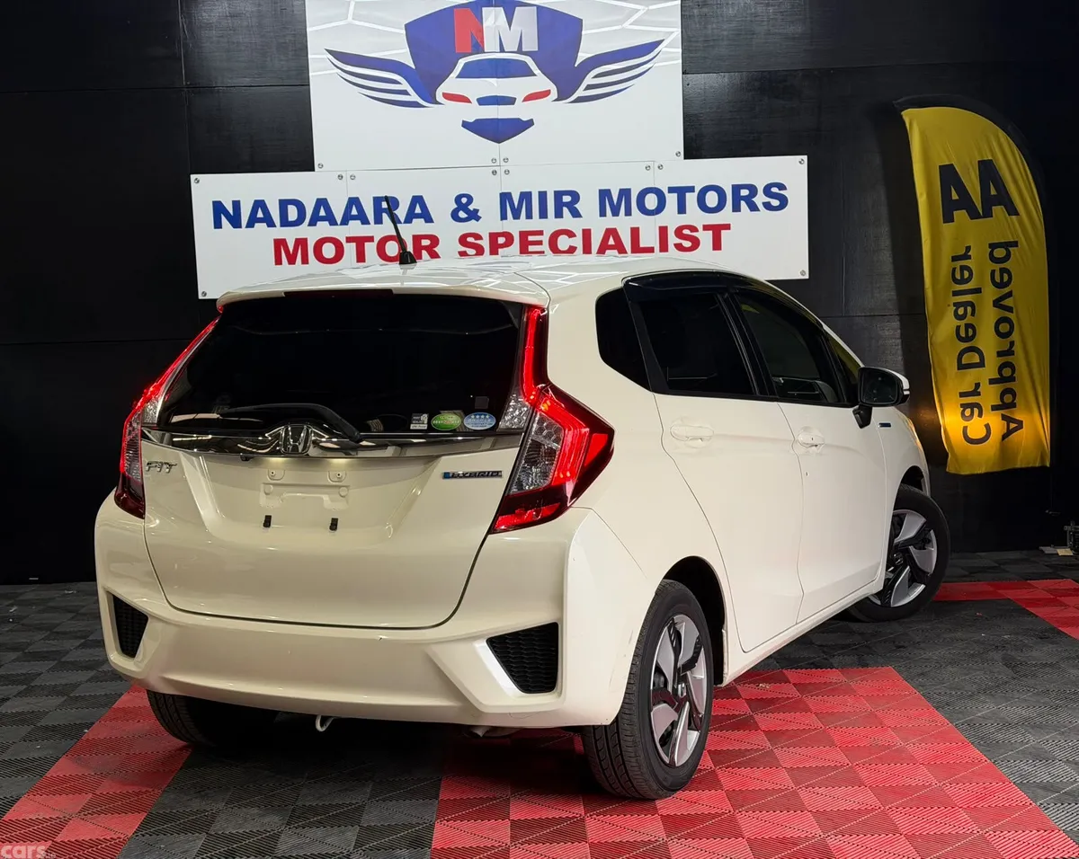 Honda Fit Hatchback, Petrol Hybrid, 2014, Grey