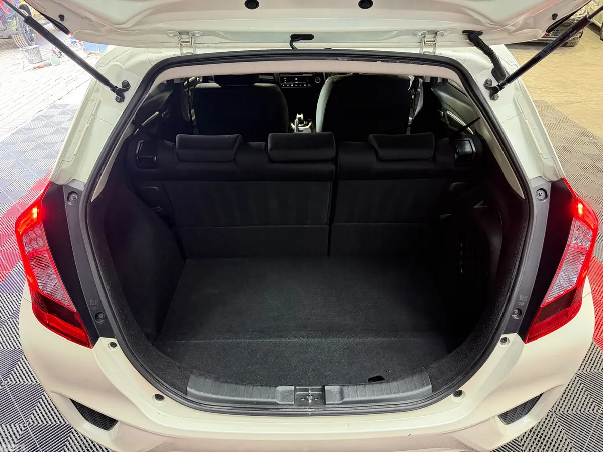 Honda Fit Hatchback, Petrol Hybrid, 2014, Grey