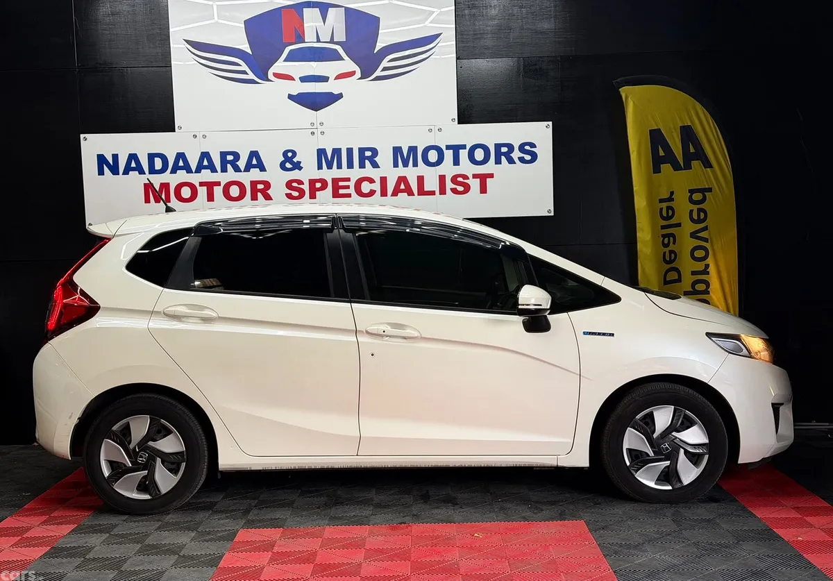 Honda Fit Hatchback, Petrol Hybrid, 2014, Grey