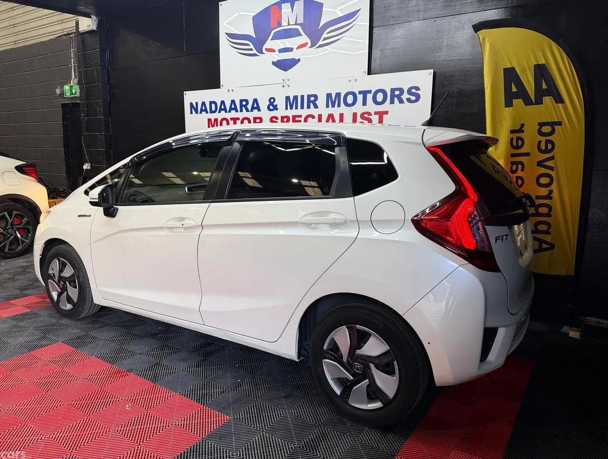 Honda Fit Hatchback, Petrol Hybrid, 2014, Grey