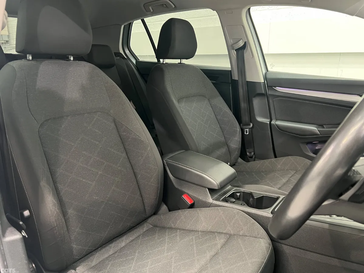 Volkswagen Golf Hatchback, Diesel, 2023, Silver
