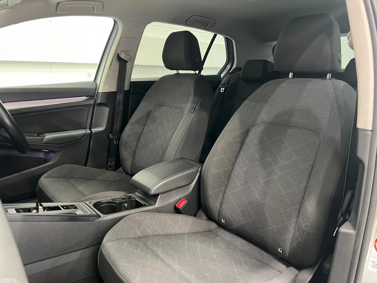 Volkswagen Golf Hatchback, Diesel, 2023, Silver