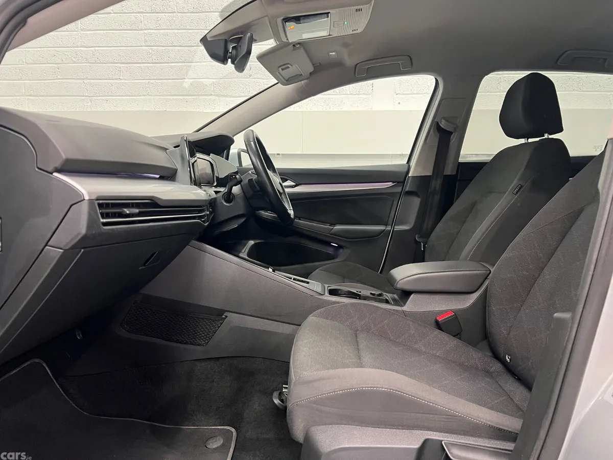 Volkswagen Golf Hatchback, Diesel, 2023, Silver