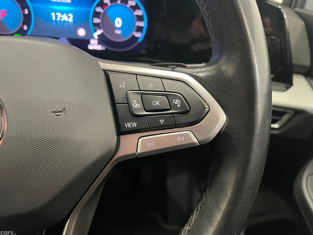 Volkswagen Golf Hatchback, Diesel, 2023, Silver