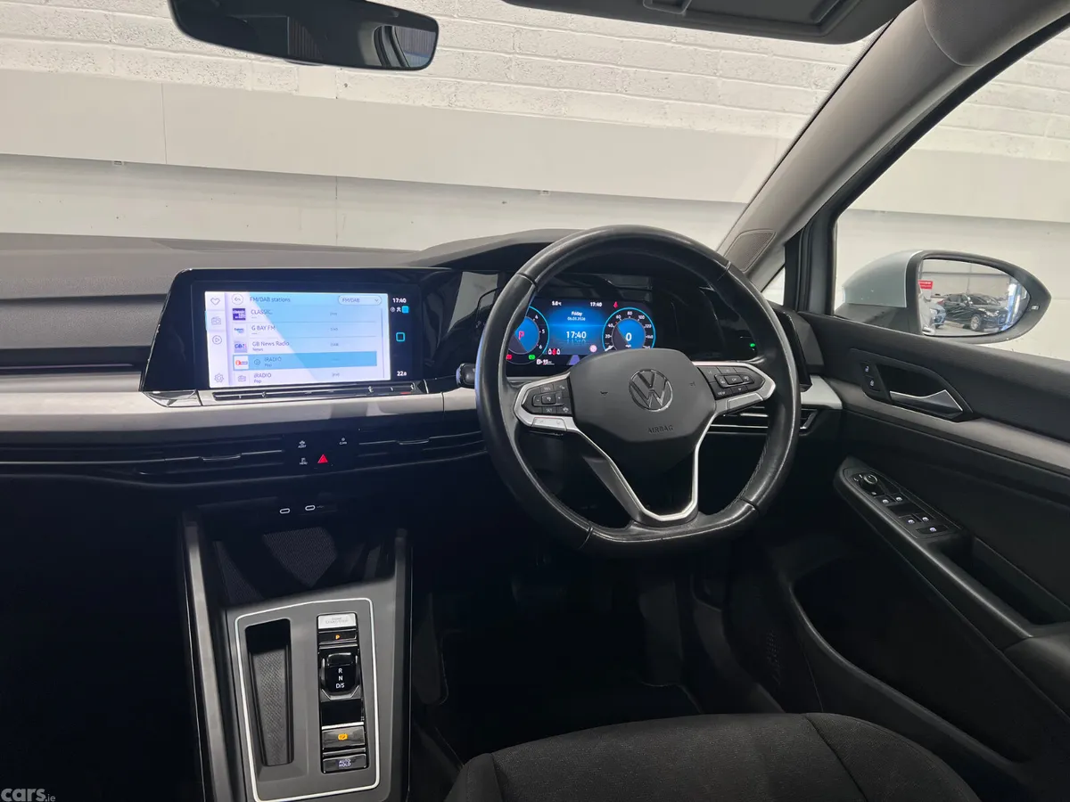 Volkswagen Golf Hatchback, Diesel, 2023, Silver