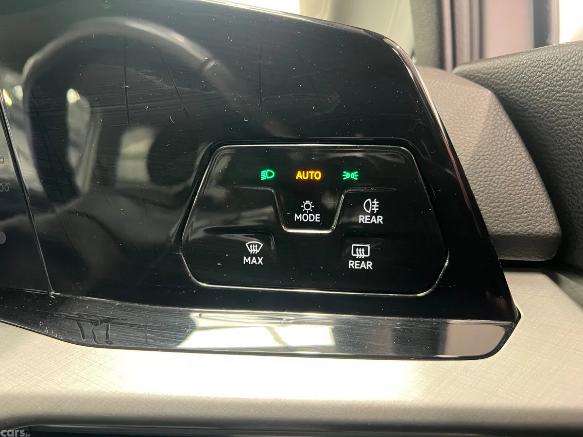Volkswagen Golf Hatchback, Diesel, 2023, Silver
