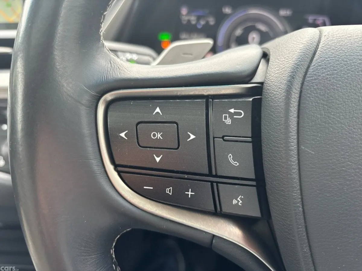 Lexus ES Saloon, Petrol Hybrid, 2019, Blue