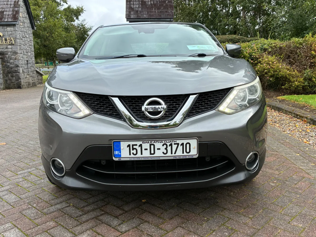 Nissan Qashqai Hatchback, Diesel, 2015, Grey