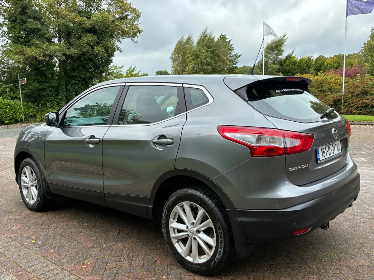 Nissan Qashqai Hatchback, Diesel, 2015, Grey