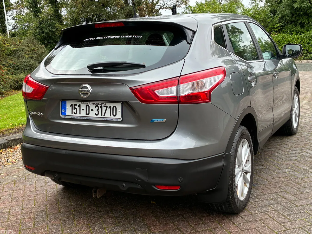 Nissan Qashqai Hatchback, Diesel, 2015, Grey