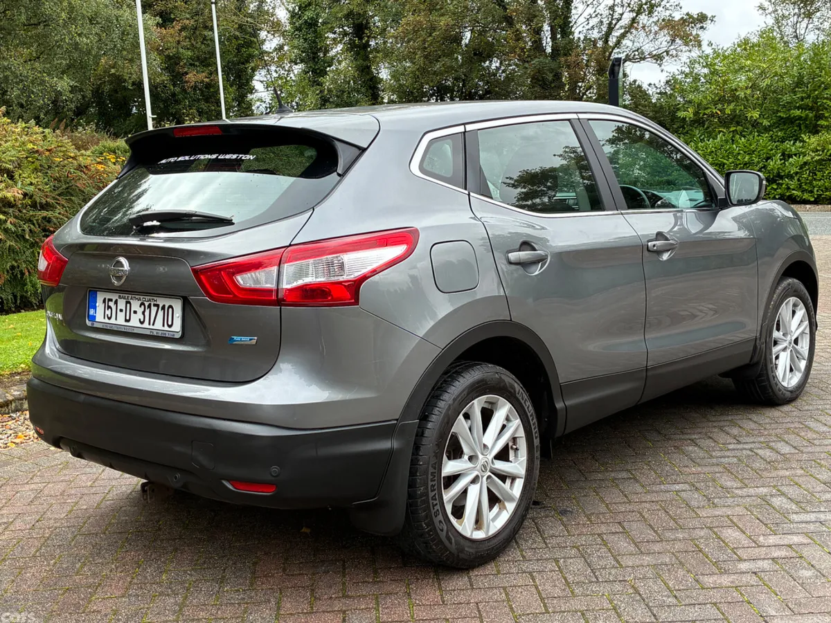 Nissan Qashqai Hatchback, Diesel, 2015, Grey