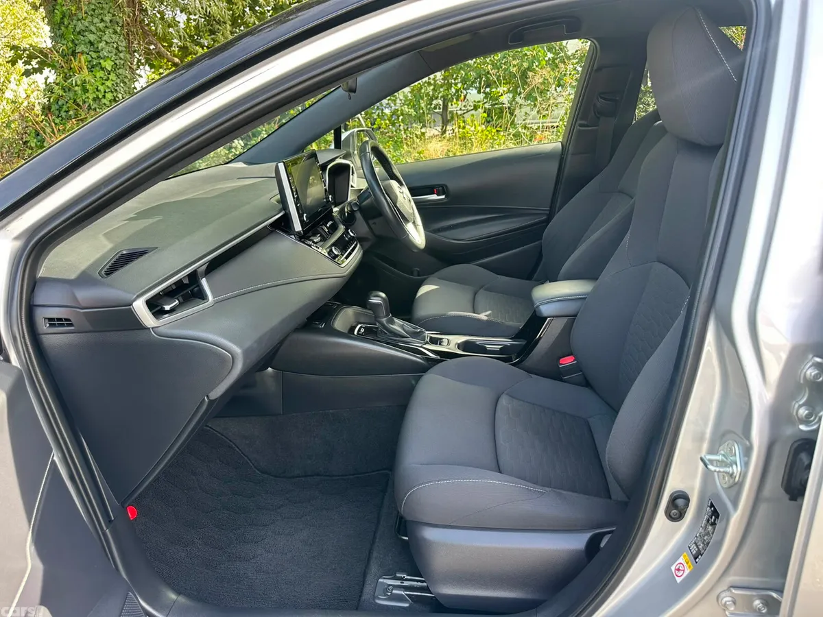 Toyota Corolla Hatchback, Petrol Hybrid, 2019, Silver