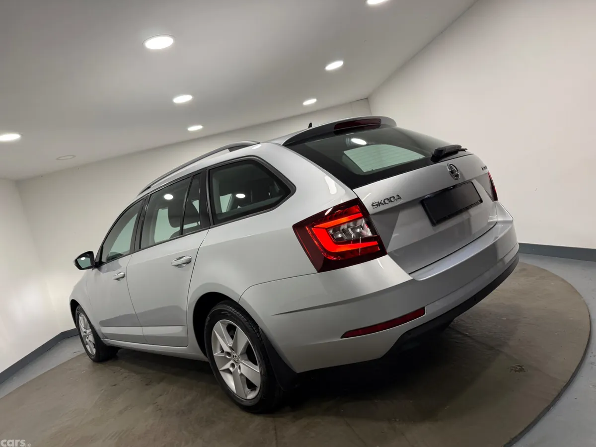 Skoda Octavia Estate, Diesel, 2018, Silver
