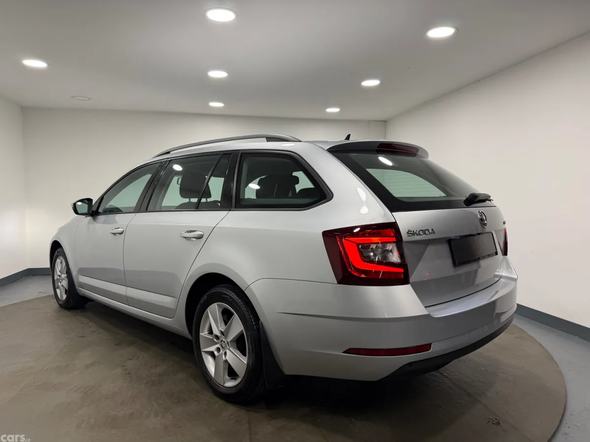 Skoda Octavia Estate, Diesel, 2018, Silver