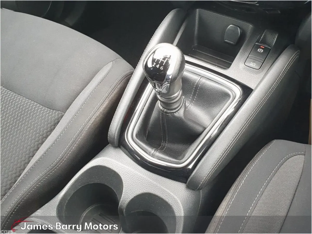 Nissan Qashqai MPV, Diesel, 2019, Brown