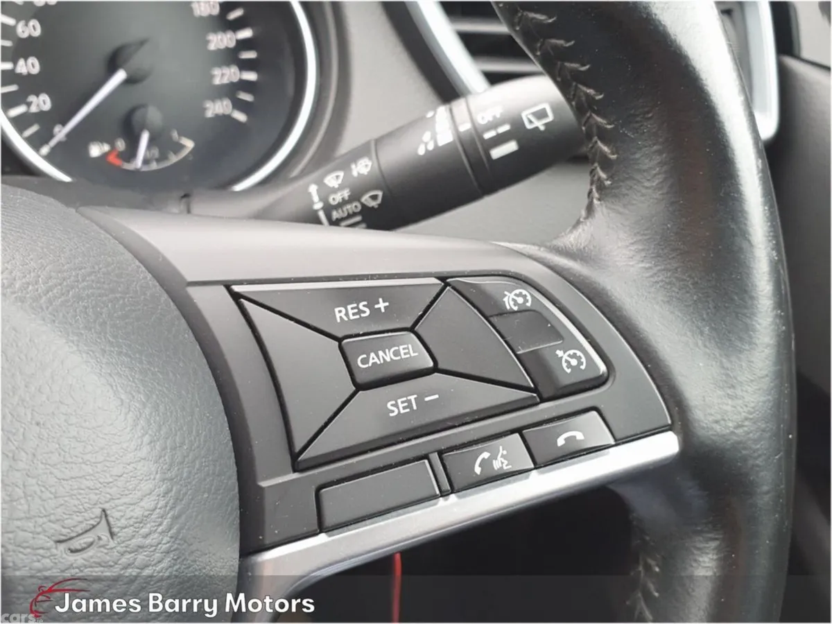 Nissan Qashqai MPV, Diesel, 2019, Brown