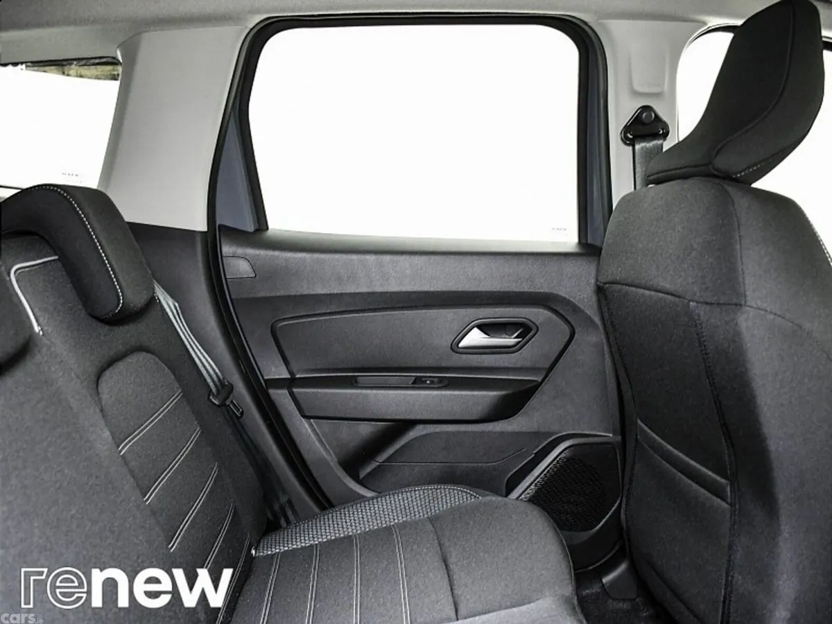 Dacia Duster SUV, Petrol, 2023, Grey