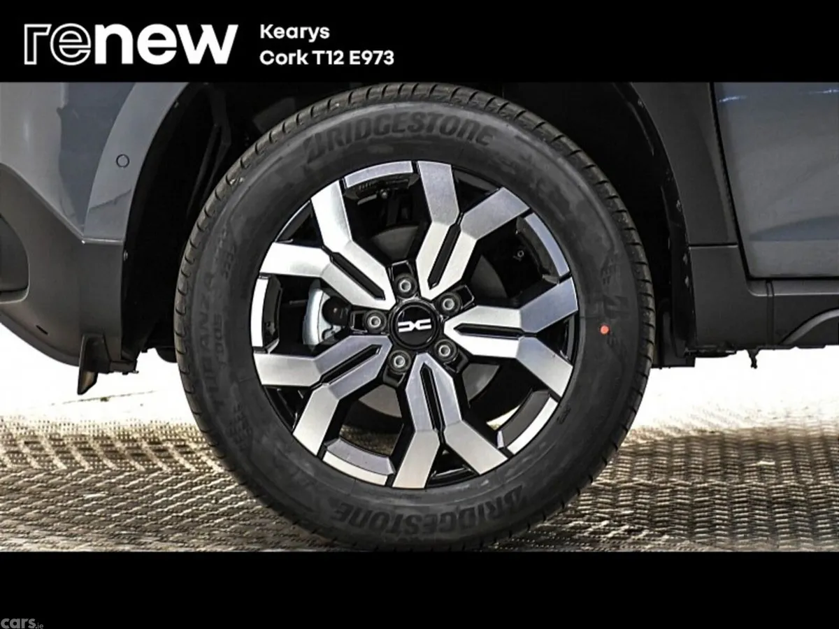 Dacia Duster SUV, Petrol, 2023, Grey