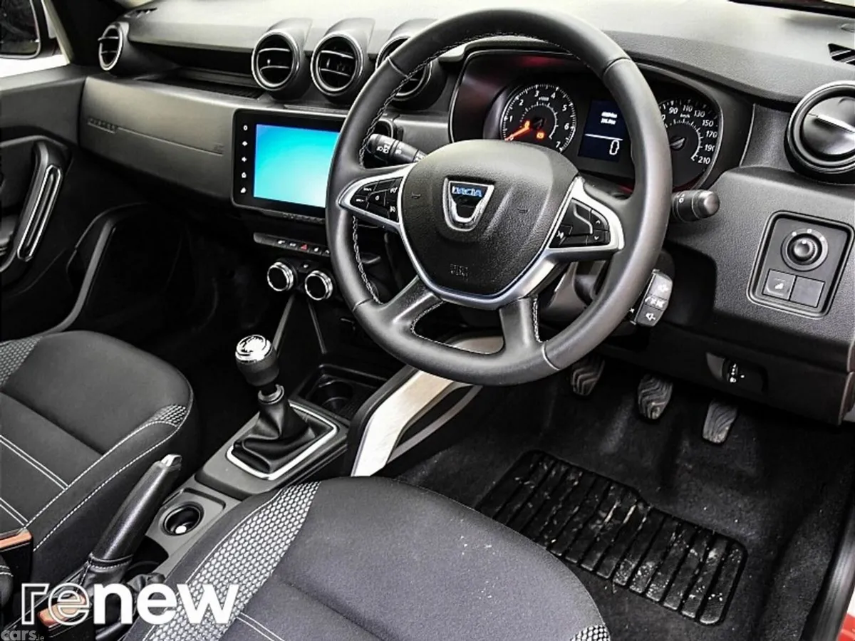 Dacia Duster SUV, Petrol, 2022, Red