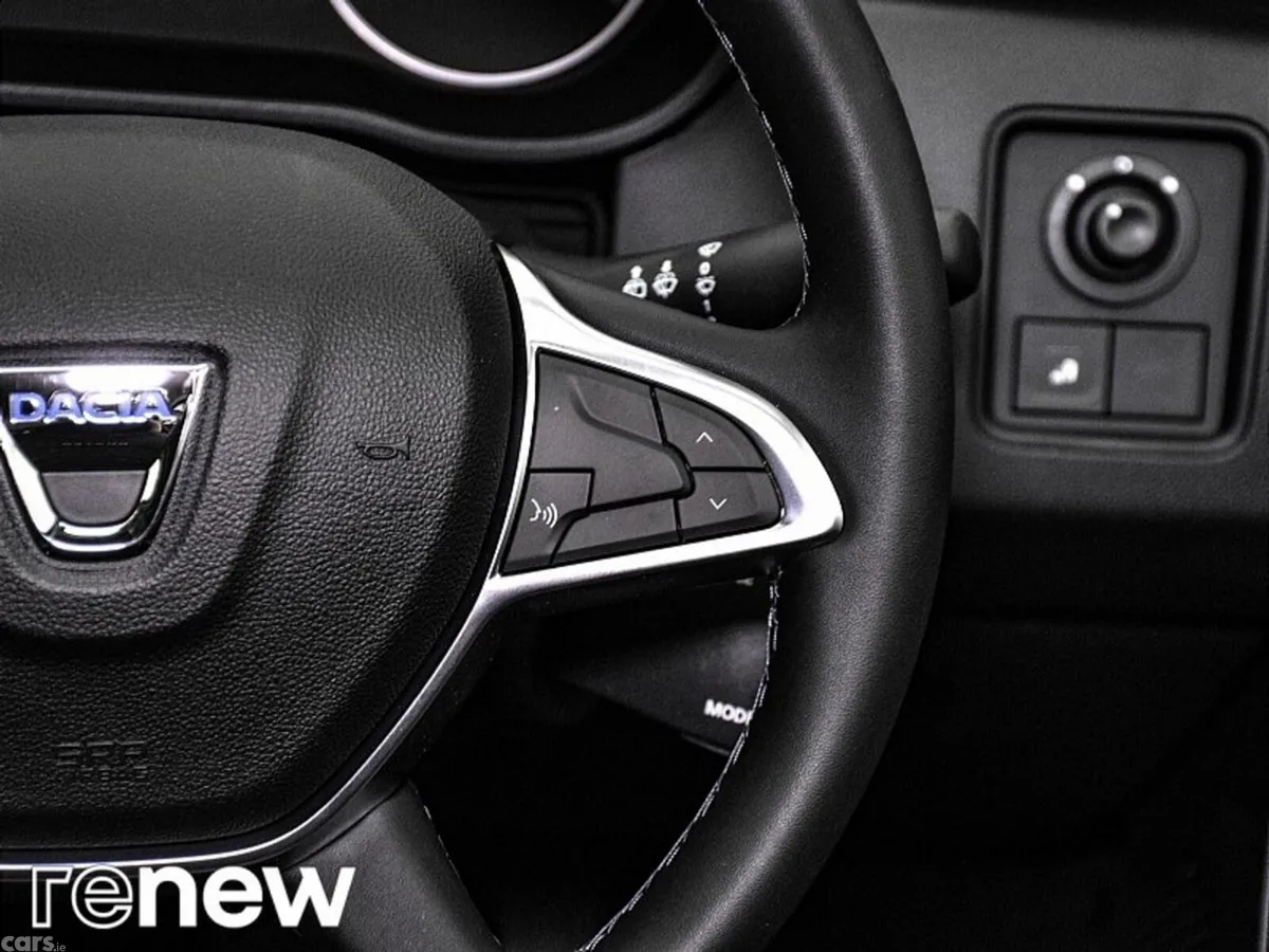 Dacia Duster SUV, Petrol, 2022, Red