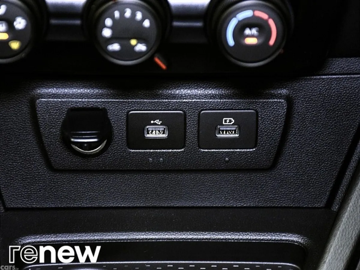 Dacia Duster SUV, Petrol, 2023, Black