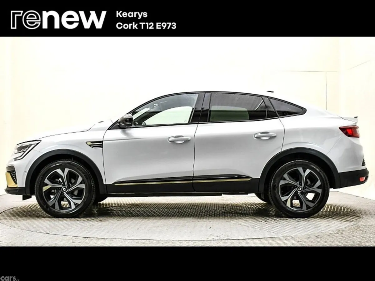 Renault Arkana SUV, Petrol Hybrid, 2023, White