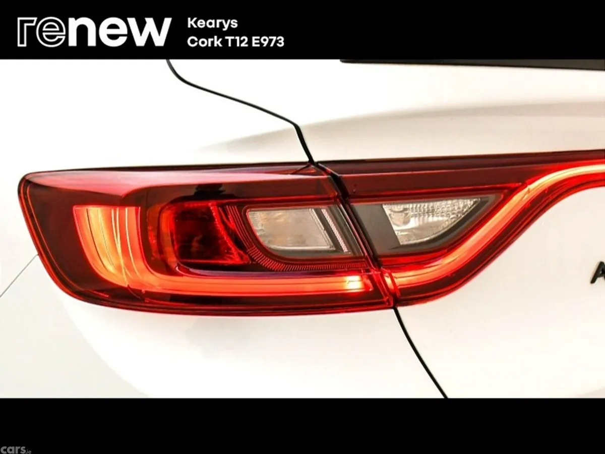 Renault Arkana SUV, Petrol Hybrid, 2023, White