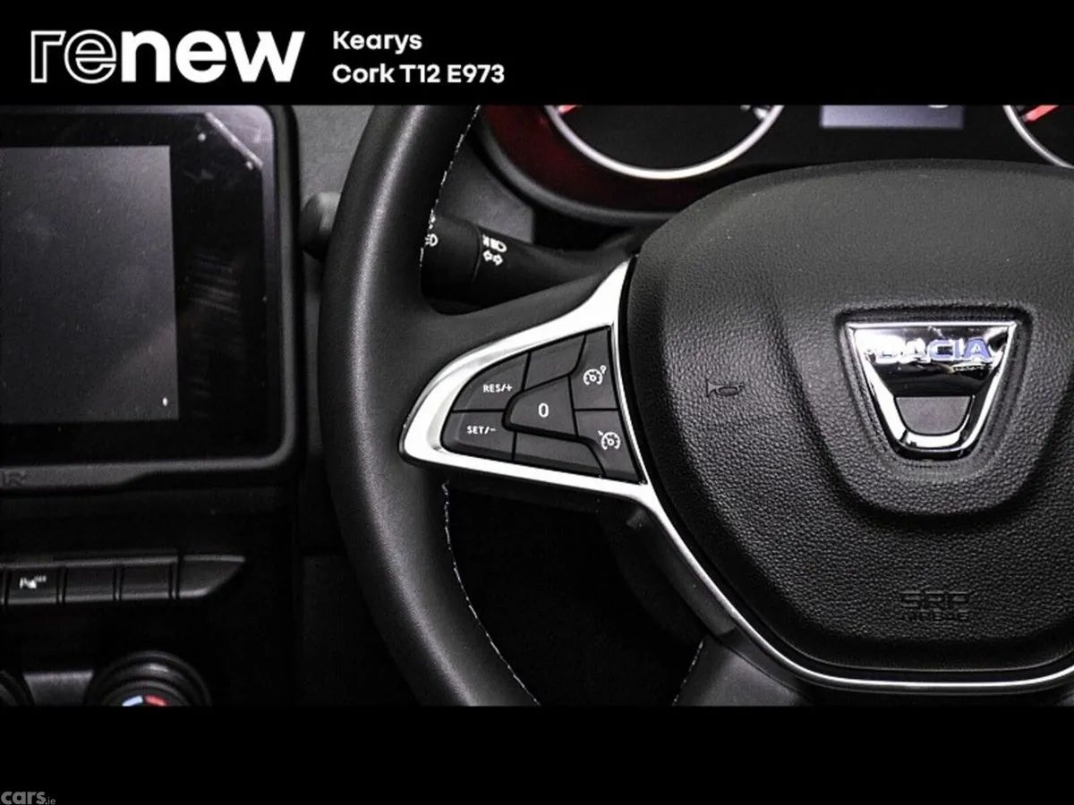 Dacia Duster SUV, Petrol, 2022, Red
