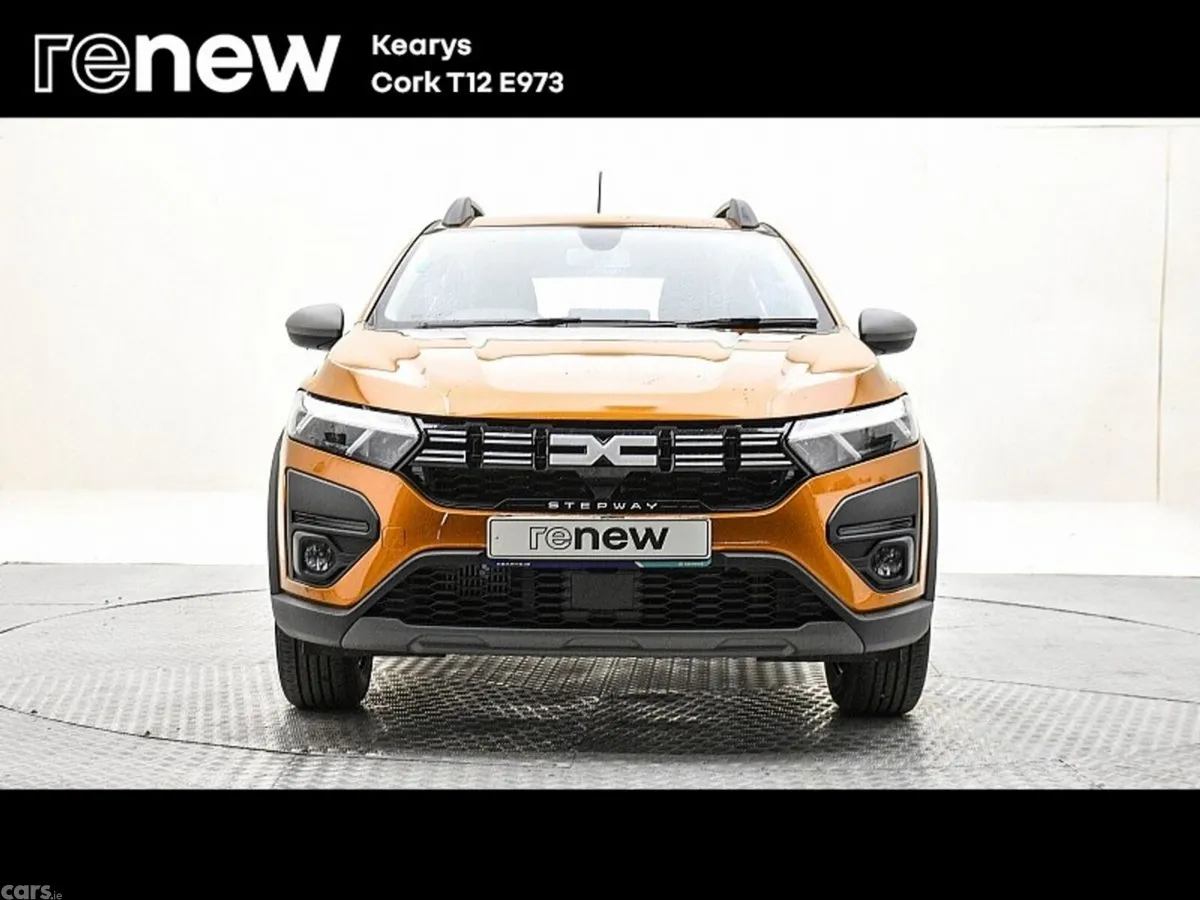 Dacia Sandero Stepway SUV, Petrol, 2023, Orange