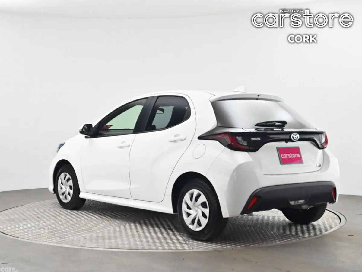 Toyota Yaris Hatchback, Petrol Hybrid, 2023, White