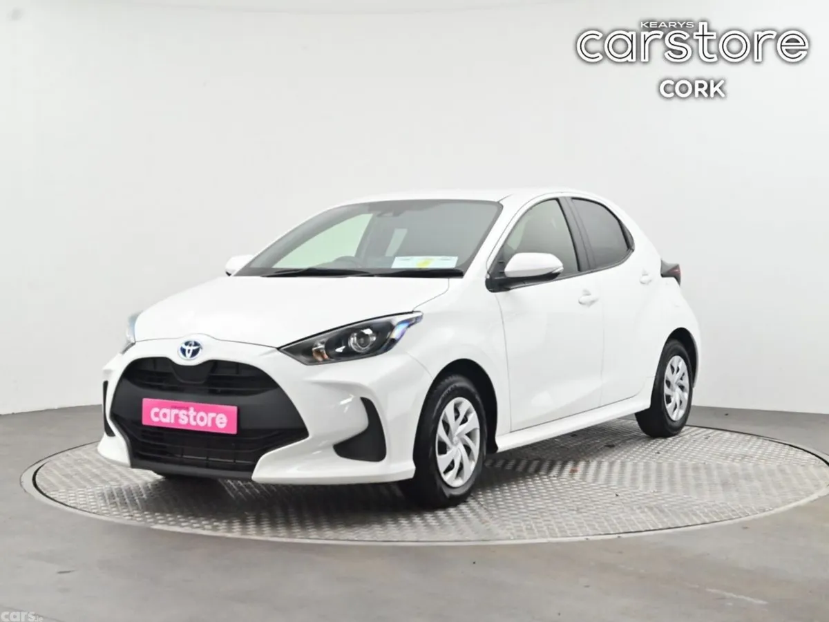 Toyota Yaris Hatchback, Petrol Hybrid, 2023, White