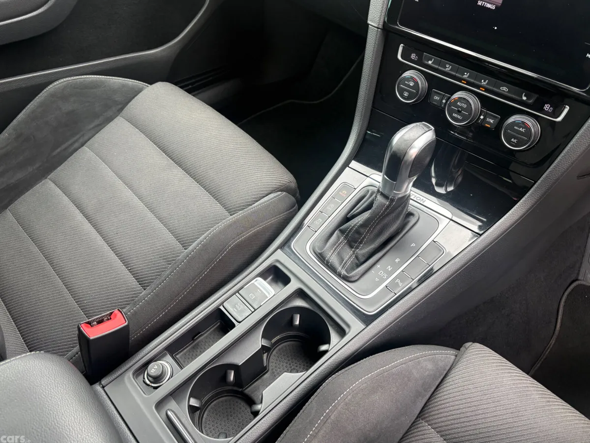 Volkswagen Golf Estate, Petrol, 2017, White