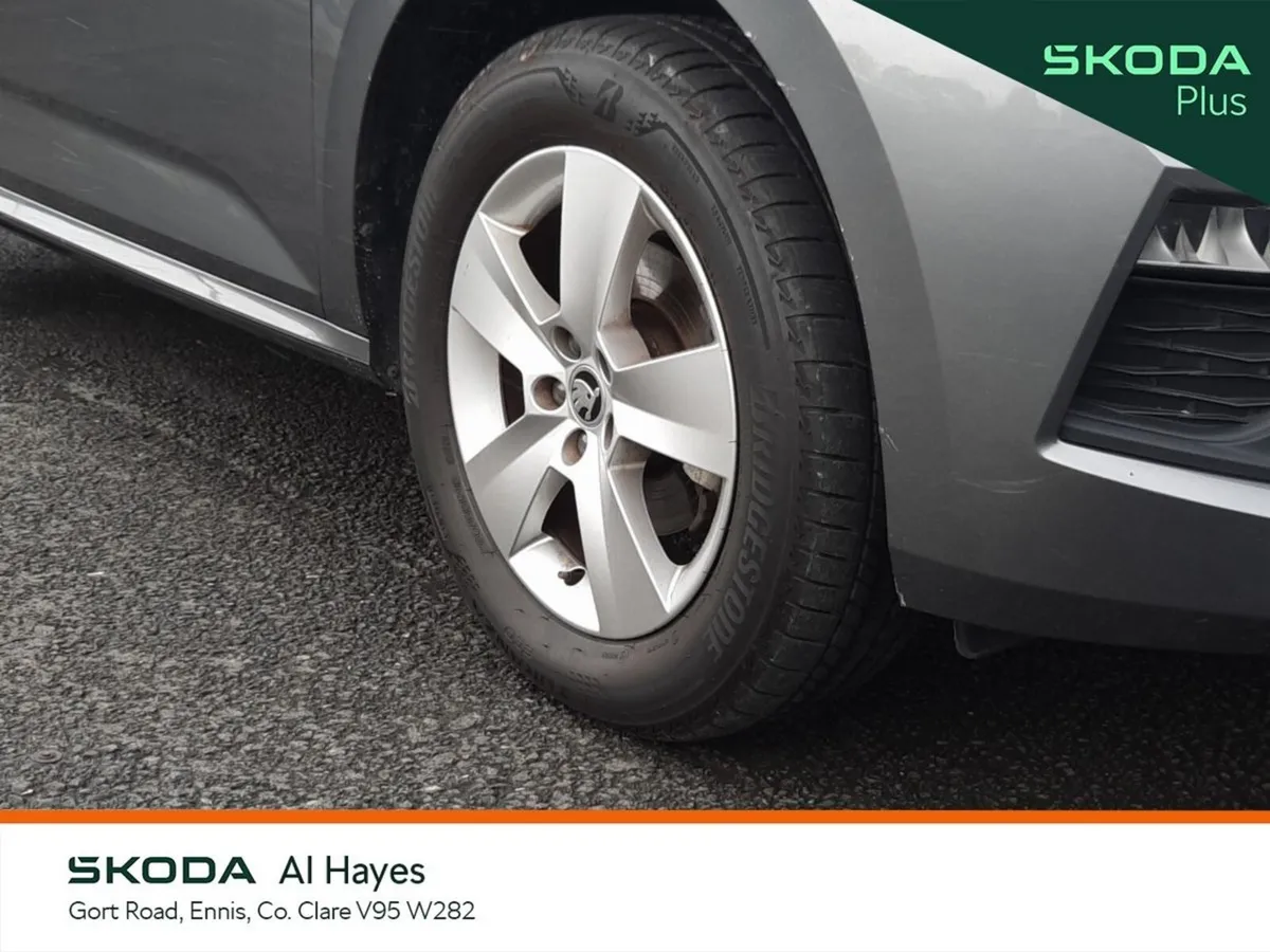 Skoda Kamiq Hatchback, Petrol, 2024, Grey