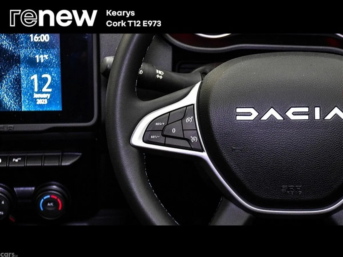 Dacia Duster SUV, Petrol, 2024, Grey