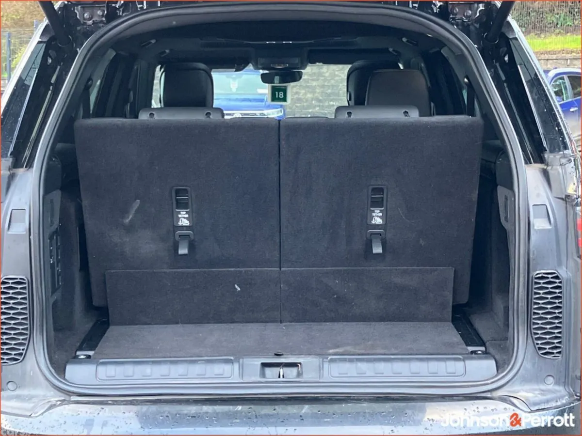 Land Rover Discovery SUV, Diesel, 2023, Black