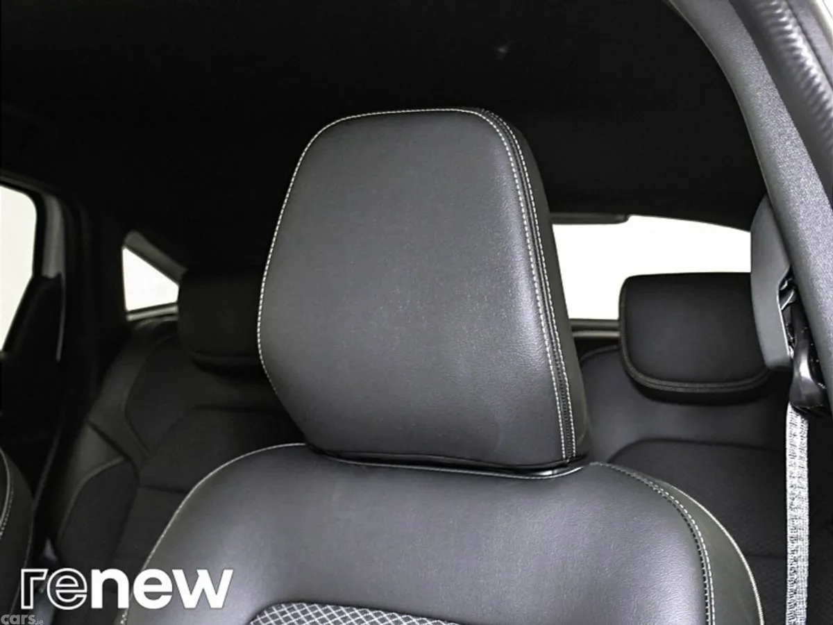 Renault Arkana SUV, Petrol Hybrid, 2025, White