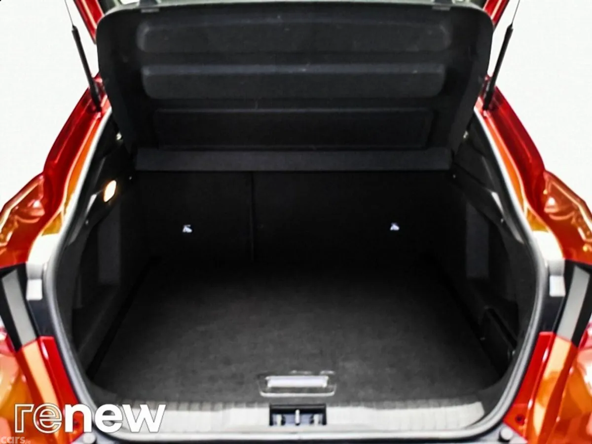 Renault Arkana SUV, Petrol Hybrid, 2023, Red