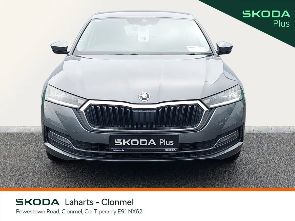 Skoda Octavia Saloon, Diesel, 2023, Grey