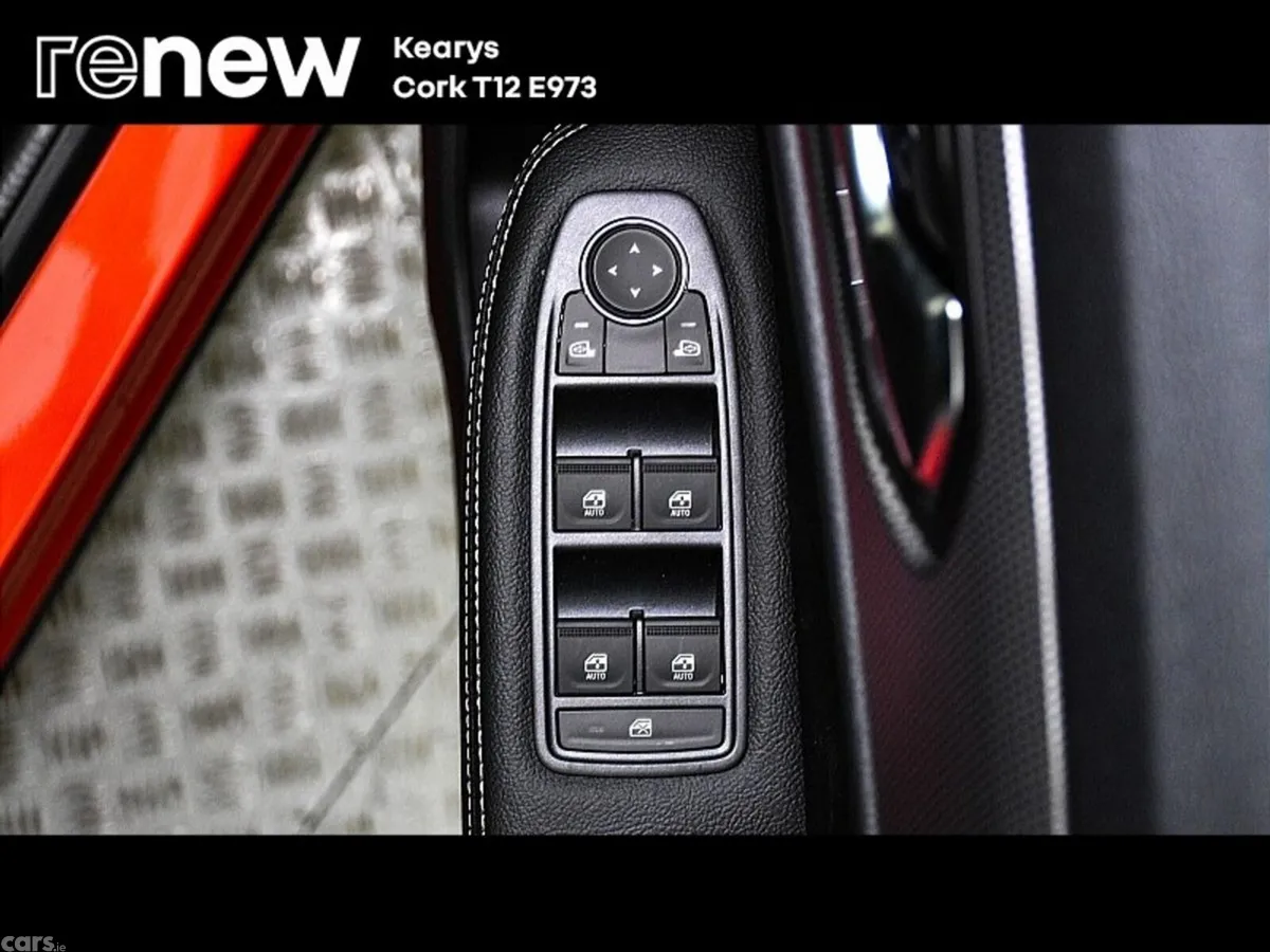Renault Arkana SUV, Petrol, 2023, Red