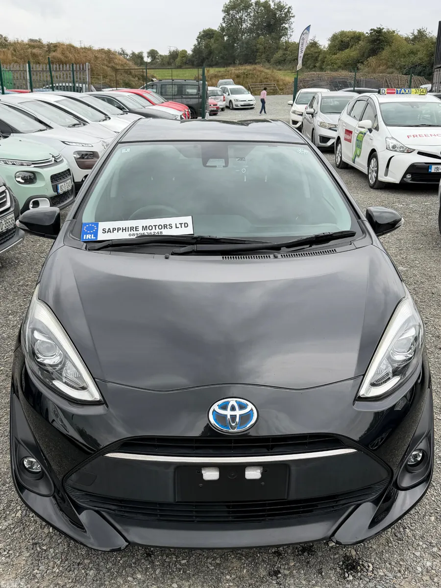 Toyota Aqua Hatchback, Petrol Hybrid, 2018, Black