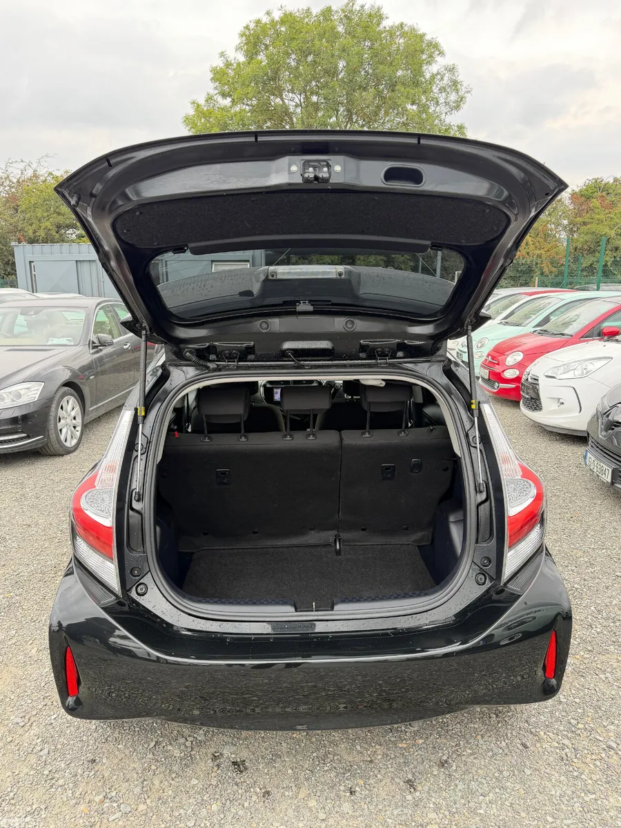 Toyota Aqua Hatchback, Petrol Hybrid, 2018, Black