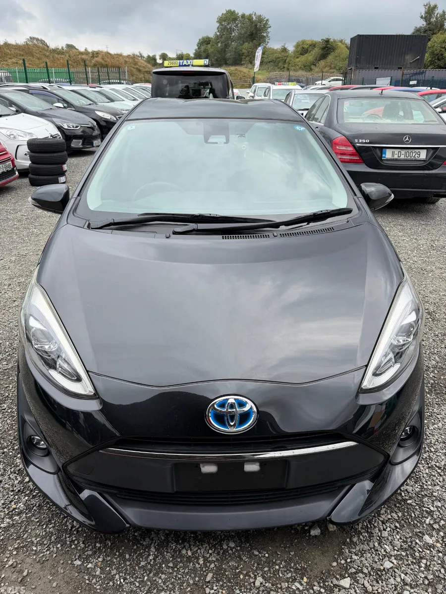 Toyota Aqua Hatchback, Petrol Hybrid, 2018, Black