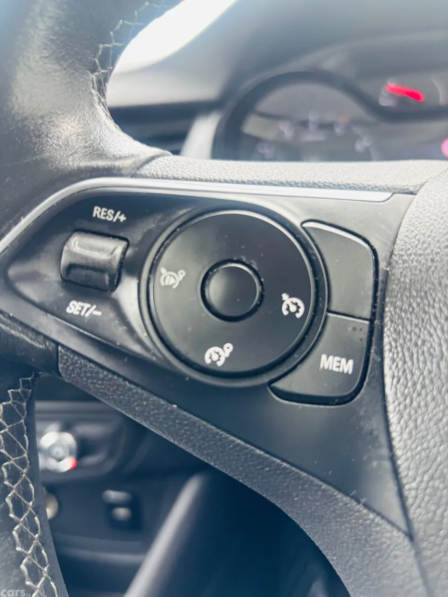 Opel Crossland SUV, Diesel, 2022, White