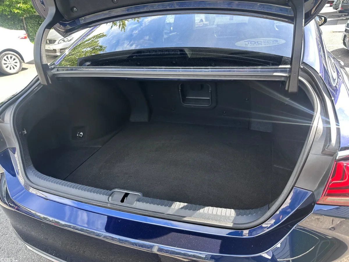 Lexus ES Saloon, Petrol Hybrid, 2019, Blue
