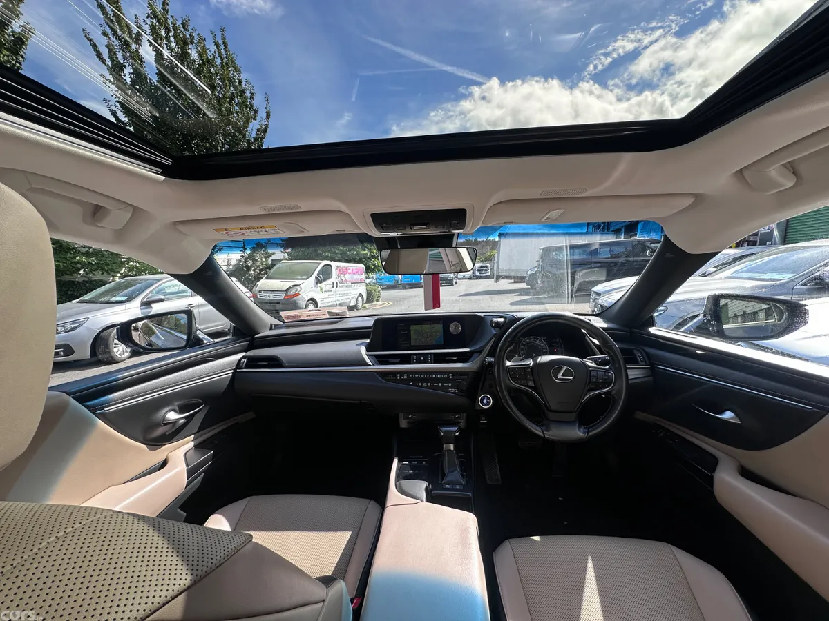 Lexus ES Saloon, Petrol Hybrid, 2019, Blue