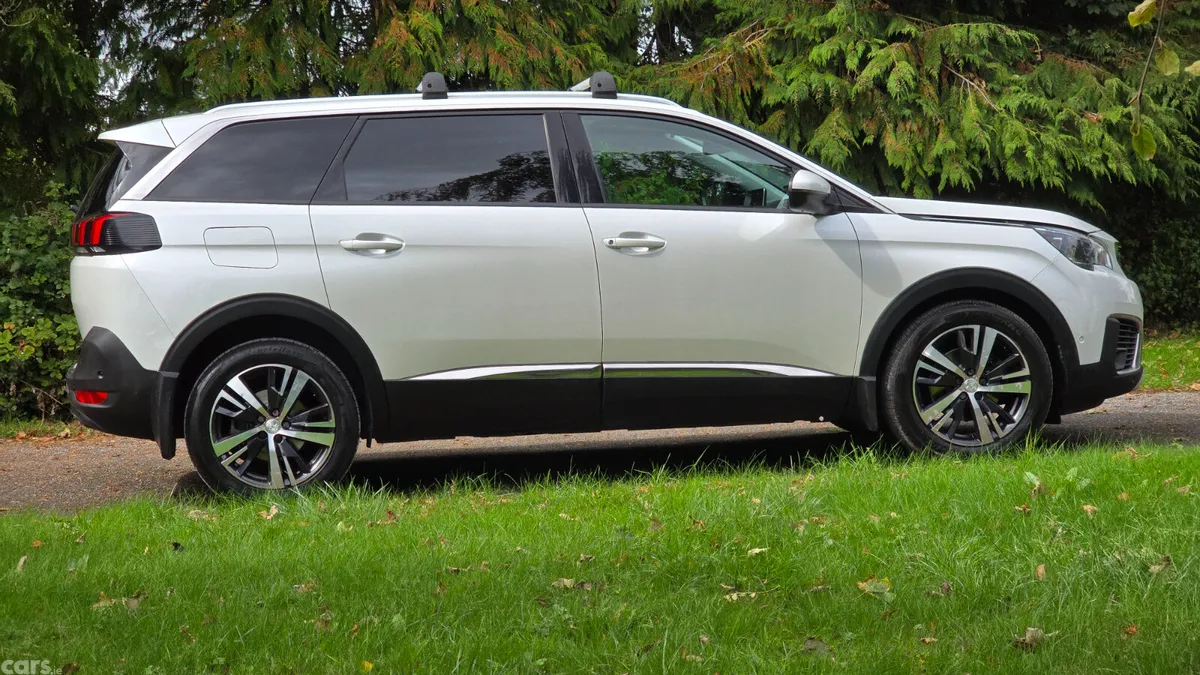 Peugeot 5008 MPV, Diesel, 2018, White