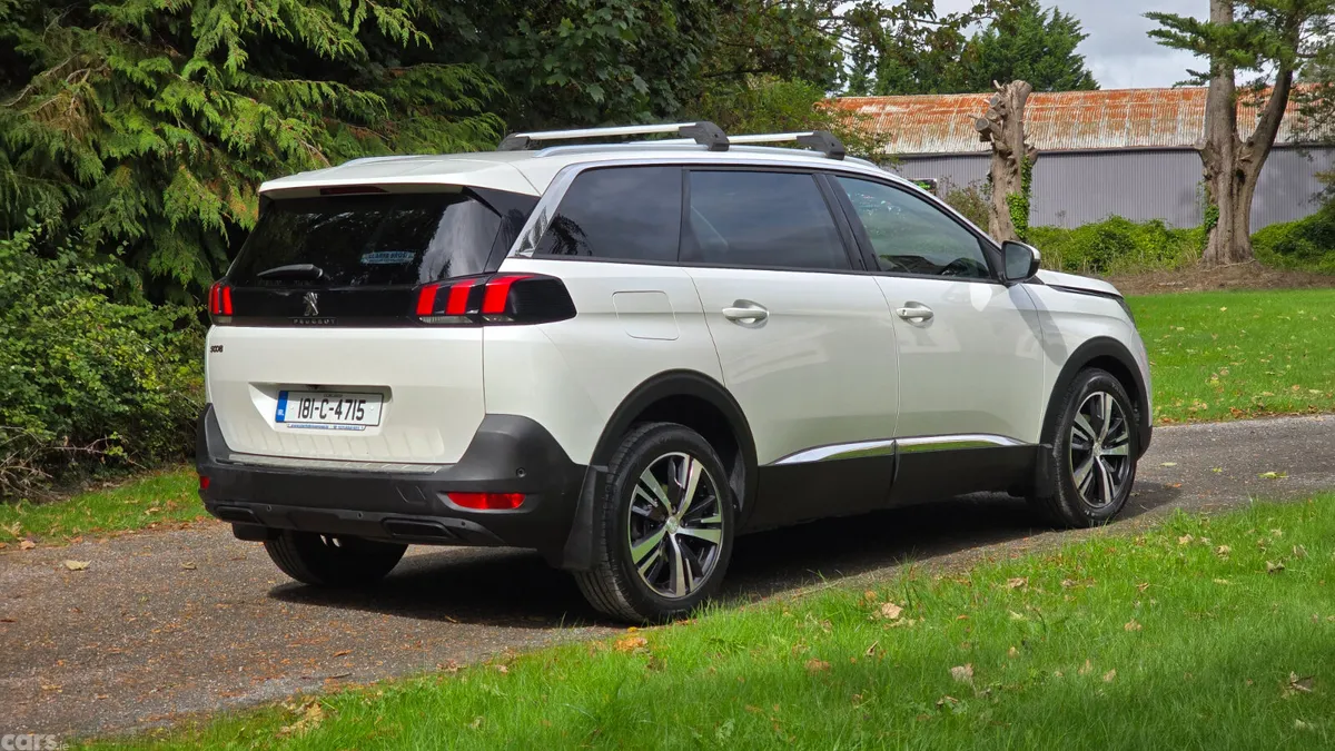 Peugeot 5008 MPV, Diesel, 2018, White