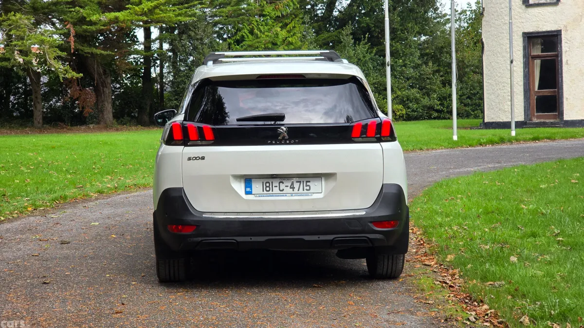 Peugeot 5008 MPV, Diesel, 2018, White