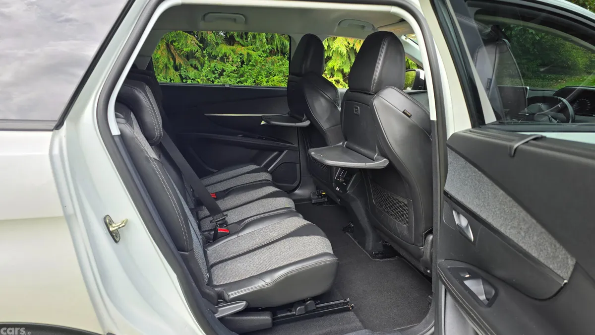 Peugeot 5008 MPV, Diesel, 2018, White