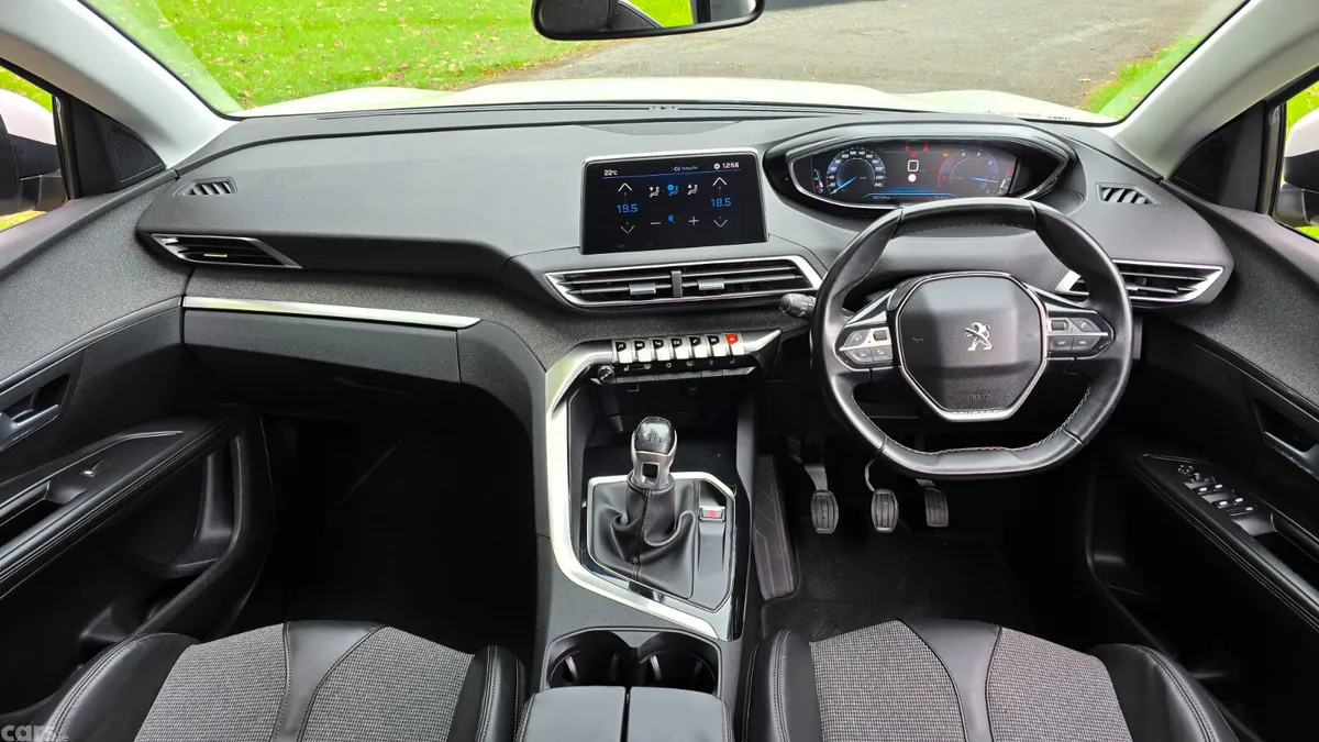 Peugeot 5008 MPV, Diesel, 2018, White